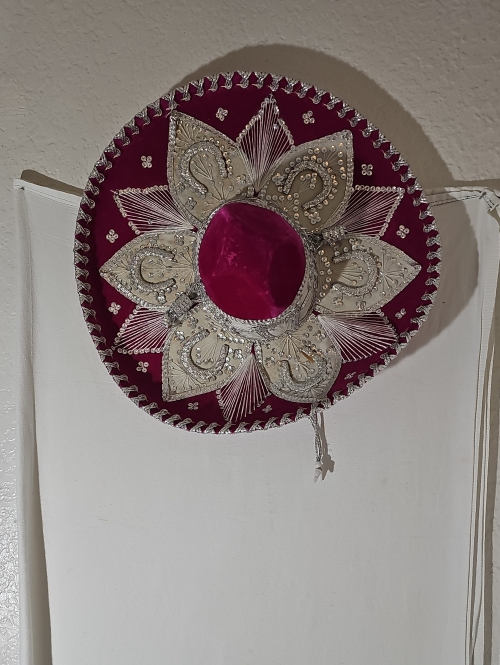 Embroidered Velvet Sombrero Hat - Magenta